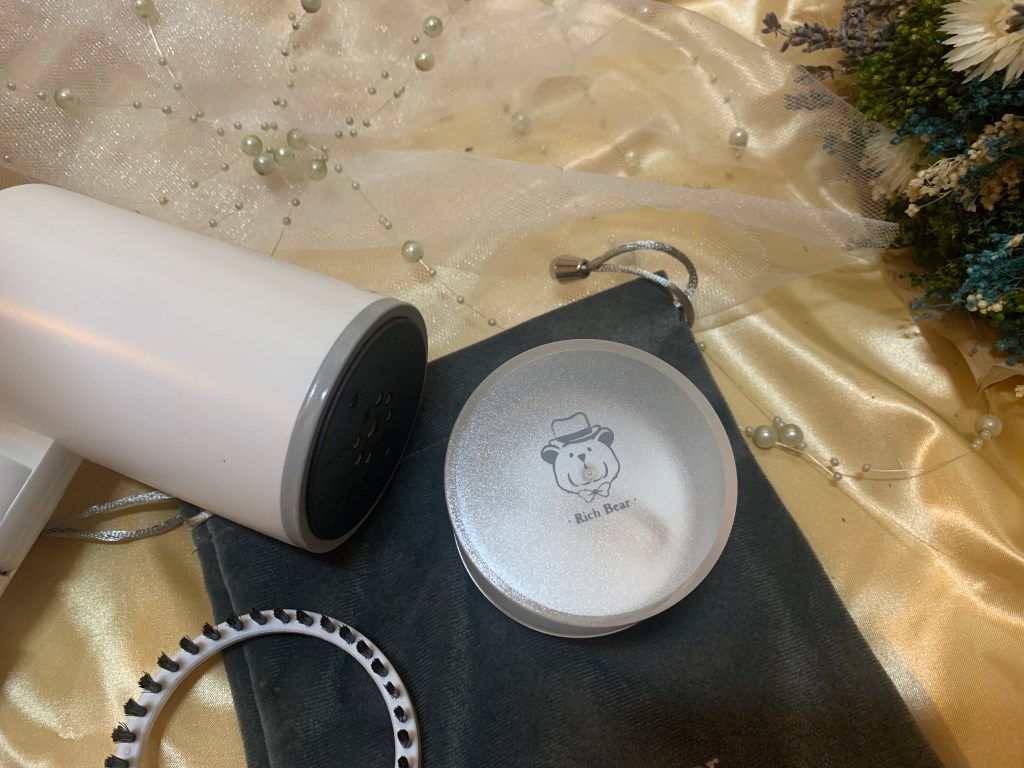 Rich Bear華麗熊掛燙機『手持蒸氣掛燙機』懶人掛燙機！平燙掛燙二合一，可折疊旅行用也好方便！｜好用掛燙機推薦｜美型蒸氣掛燙機｜旅行用掛燙機

可視水箱大容量200ml