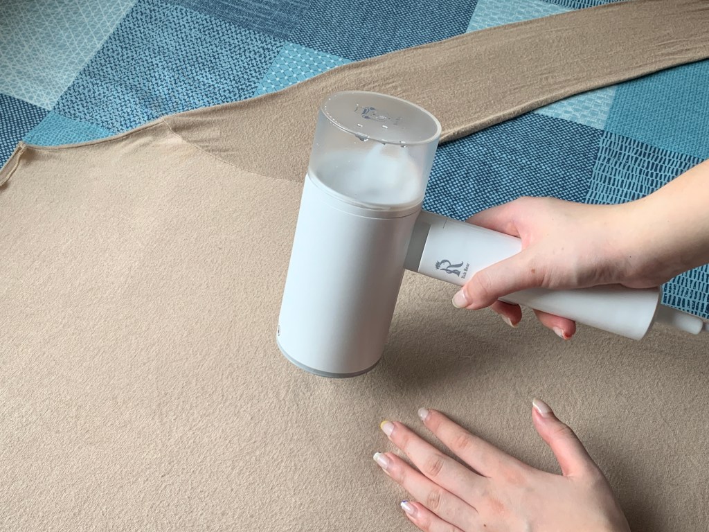 Rich Bear華麗熊掛燙機『手持蒸氣掛燙機』懶人掛燙機！平燙掛燙二合一，可折疊旅行用也好方便！｜好用掛燙機推薦｜美型蒸氣掛燙機｜旅行用掛燙機

可視水箱大容量200ml