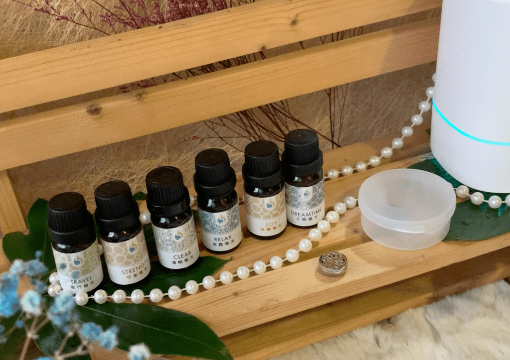 複方精油推薦【FaceSchool精油大學】防疫生活放鬆舒壓，我的芳療精油新手入門用法分享！卸除緊繃狀態就用複方精油療癒身心靈！
FaceSchool精油大學－清晰複方
複方精油推薦｜芳療精油推薦｜紓壓精油推薦