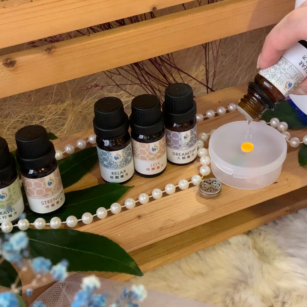 複方精油推薦【FaceSchool精油大學】防疫生活放鬆舒壓，我的芳療精油新手入門用法分享！卸除緊繃狀態就用複方精油療癒身心靈！
FaceSchool精油大學－清晰複方
複方精油推薦｜芳療精油推薦｜紓壓精油推薦