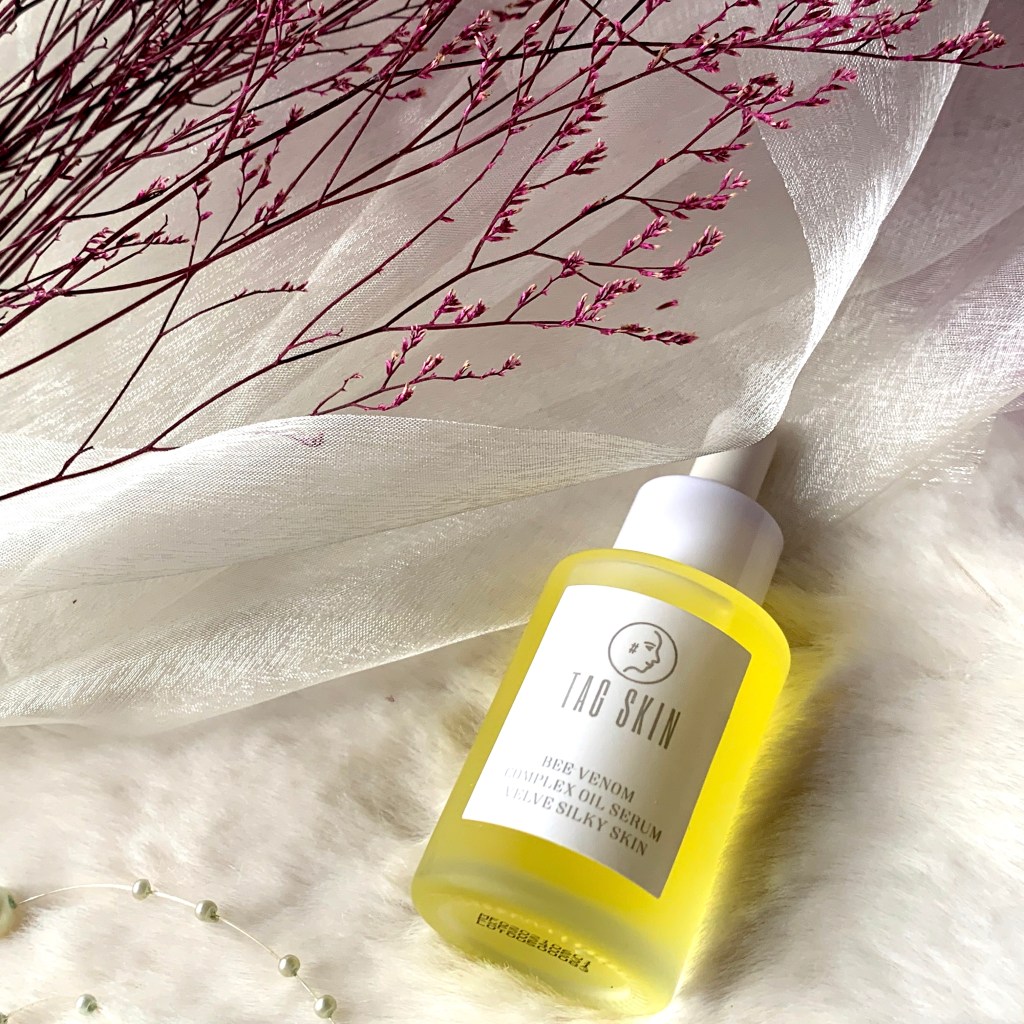 TAG SKIN評價？以肌之名好用嗎？
蜂毒絲絨精萃：油性肌也能使用的精萃油 一點都不粘膩！