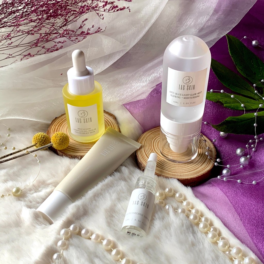 網美都在用的蜂毒保養品，數十萬網友口碑認證？到底TAGSKIN以肌之名好用嗎？我的居家養肌好物：蜂毒絲絨精萃｜液態皮秒推薦｜裸光液肽皮秒｜抗藍光保濕噴霧｜居家煥膚保養｜校色隔離霜｜海洋友善隔離霜｜保濕定妝噴霧