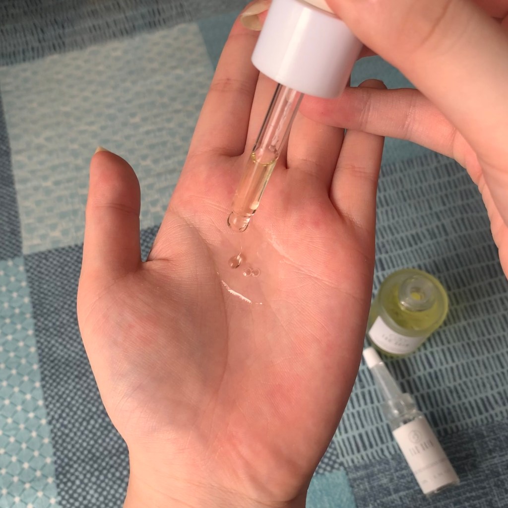 TAG SKIN評價？以肌之名好用嗎？
蜂毒絲絨精萃：油性肌也能使用的精萃油  裸光液肽皮秒 液態皮秒推薦