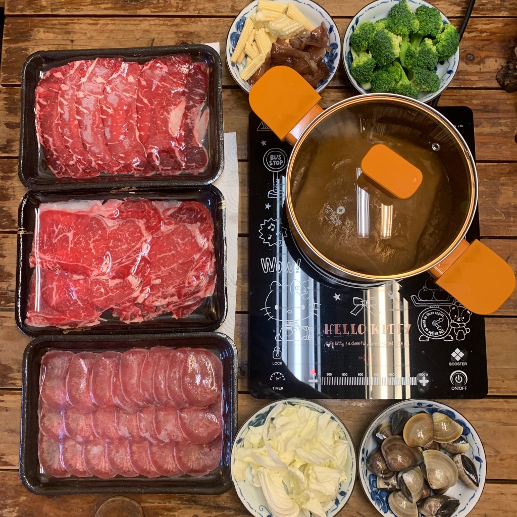 【第一牛肉OneBeef】通化夜市裡的台灣牛肉侍肉師，防疫在家也有牛肉火鍋可以吃－黃金牛年火鍋組，火鍋牛肉片推薦｜牛骨湯底推薦｜通化街牛肉片