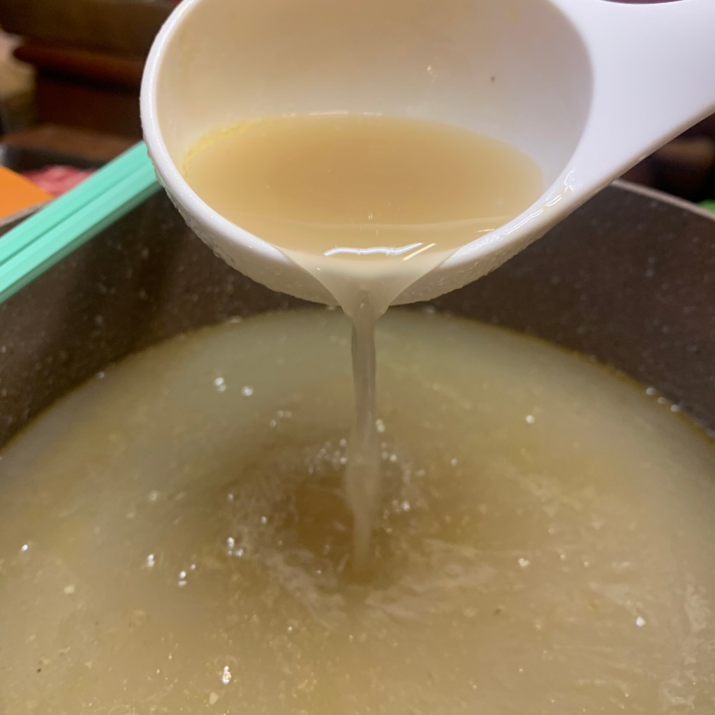 【第一牛肉OneBeef】通化夜市裡的台灣牛肉侍肉師，防疫在家也有牛肉火鍋可以吃－黃金牛年火鍋組，火鍋牛肉片推薦｜牛骨湯底推薦｜通化街牛肉片