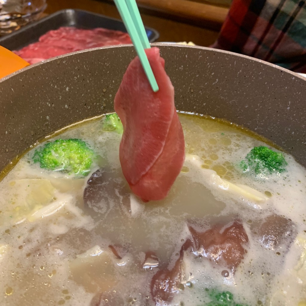 【第一牛肉OneBeef】通化夜市裡的台灣牛肉侍肉師，防疫在家也有牛肉火鍋可以吃－黃金牛年火鍋組，火鍋牛肉片推薦｜牛骨湯底推薦｜通化街牛肉片