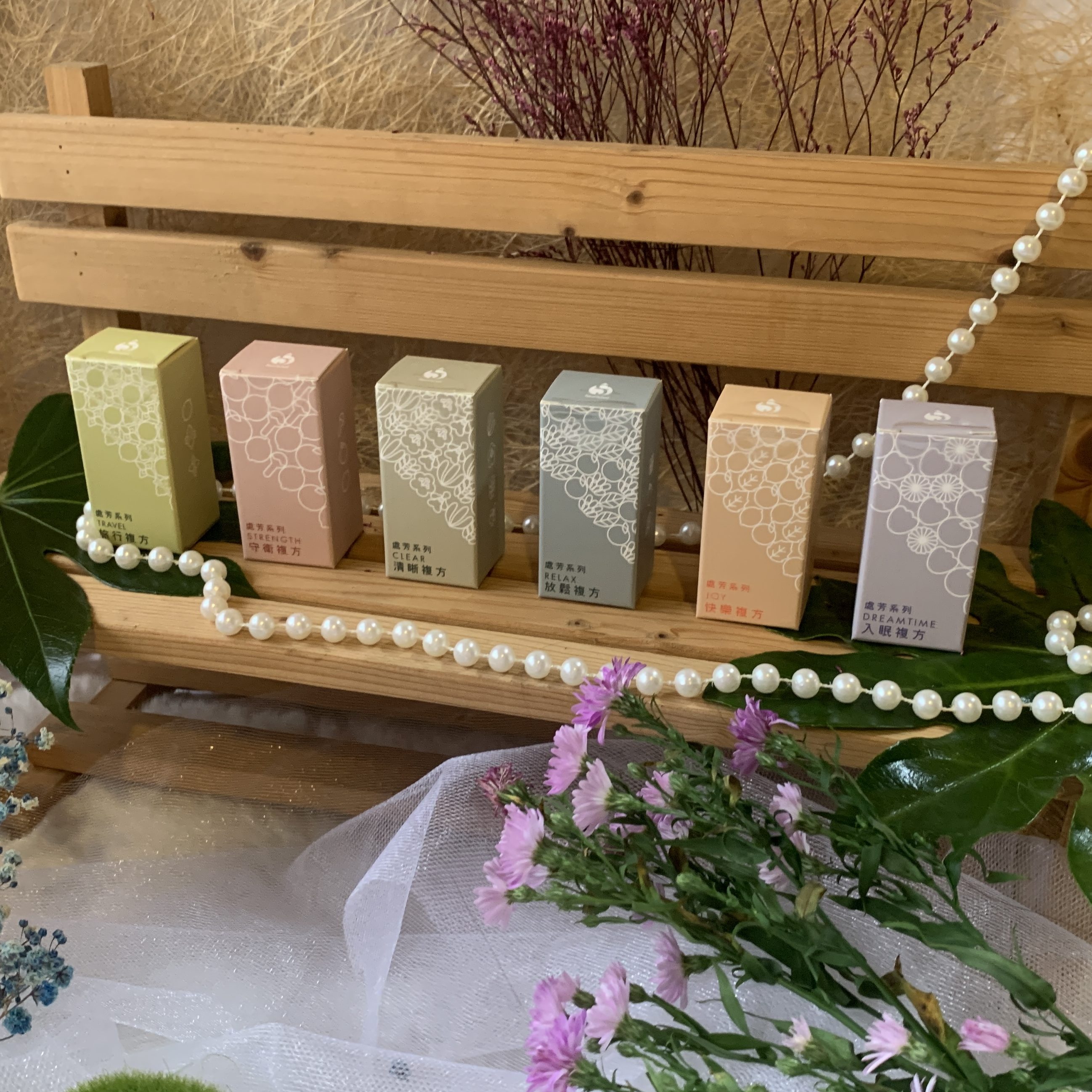 複方精油推薦【FaceSchool精油大學】防疫生活放鬆舒壓，我的芳療精油新手入門用法分享！卸除緊繃狀態就用複方精油療癒身心靈！
FaceSchool精油大學－清晰複方
複方精油推薦｜芳療精油推薦｜紓壓精油推薦