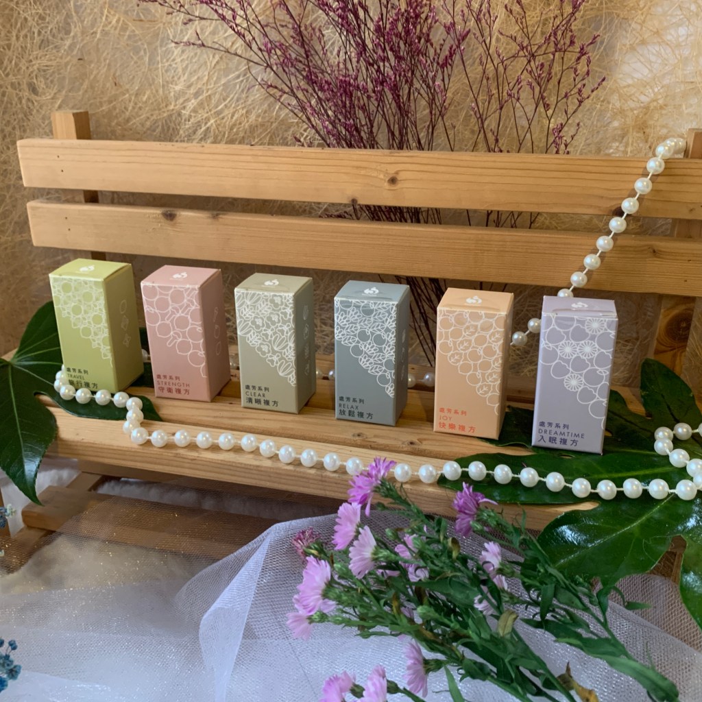 複方精油推薦【FaceSchool精油大學】防疫生活放鬆舒壓，我的芳療精油新手入門用法分享！卸除緊繃狀態就用複方精油療癒身心靈！
FaceSchool精油大學－清晰複方
複方精油推薦｜芳療精油推薦｜紓壓精油推薦