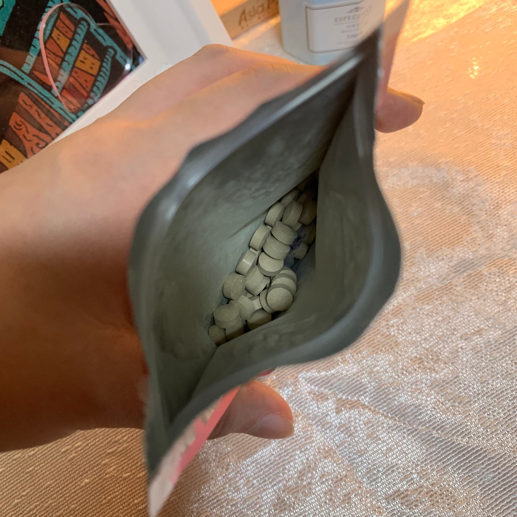 茶花保健食品推薦【榮進製藥】少女茶花錠安心吃美食，與甜點零距離！日本進口藥妝必買保健食品｜茶花錠怎麼吃｜促進新陳代謝保健食品推薦｜榮進製藥評價