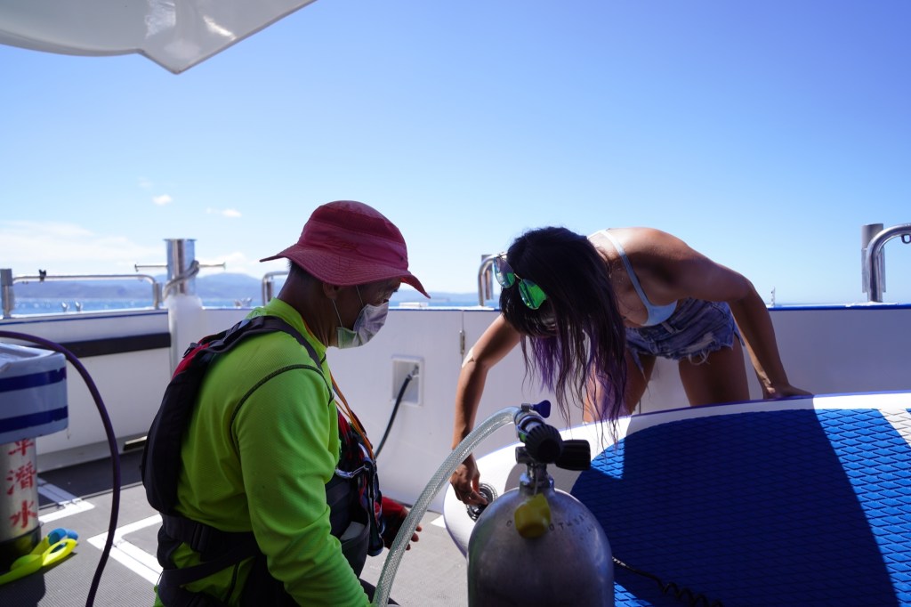 【水旅遊】SUP教練推薦理哥!包船出海SUP團!海中央SUP,跳水、浮淺、導覽,基隆嶼包船海上SUP+和平島導覽活動|基隆嶼SUP|新北包船sup|北海岸SUP|遊艇包船SUP|新北水上活動|理哥評價