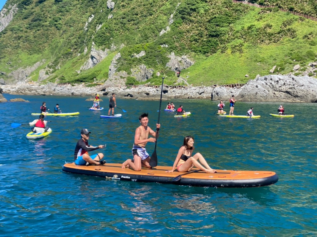 【水旅遊】SUP教練推薦理哥!包船出海SUP團!海中央SUP,跳水、浮淺、導覽,基隆嶼包船海上SUP+和平島導覽活動|基隆嶼SUP|新北包船sup|北海岸SUP|遊艇包船SUP|新北水上活動|理哥評價