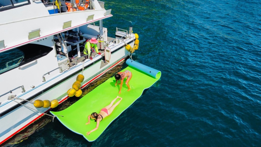 【水旅遊】SUP教練推薦理哥!包船出海SUP團!海中央SUP,跳水、浮淺、導覽,基隆嶼包船海上SUP+和平島導覽活動|基隆嶼SUP|新北包船sup|北海岸SUP|遊艇包船SUP|新北水上活動|理哥評價