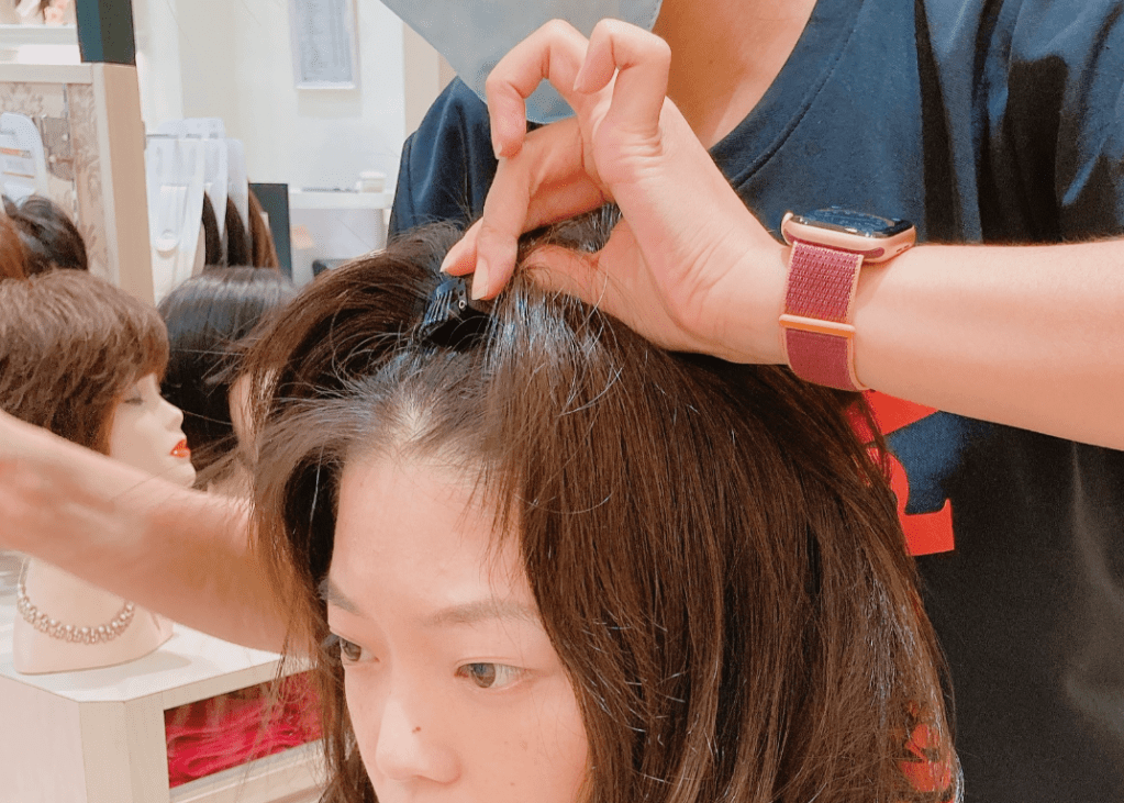 不易脫落假髮推薦【愛德蘭絲】日本第一自然假髮品牌🥰穿脫方便，透氣性強，貼合頭皮，極自然真髮感⭐好戴假髮推薦｜不易脫落假髮推薦｜假髮推薦｜愛德蘭絲評價｜假髮試戴｜假髮怎麼戴才自然