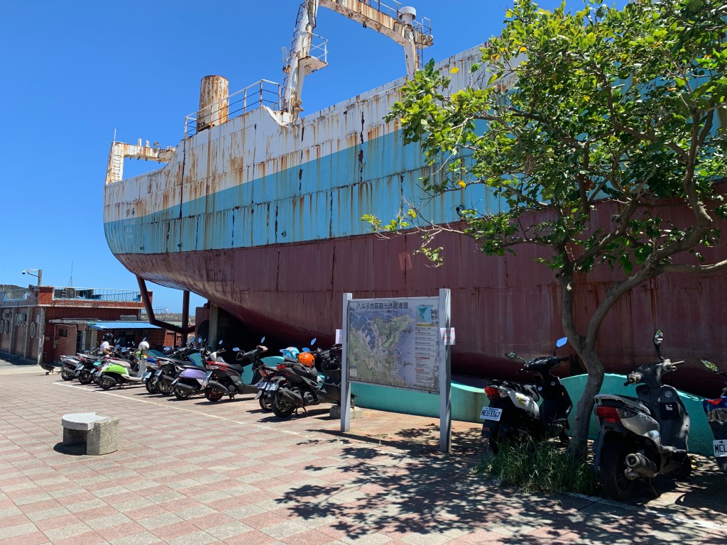 【水旅遊】SUP教練推薦理哥!包船出海SUP團!海中央SUP,跳水、浮淺、導覽,基隆嶼包船海上SUP+和平島導覽活動|基隆嶼SUP|新北包船sup|北海岸SUP|遊艇包船SUP|新北水上活動|理哥評價