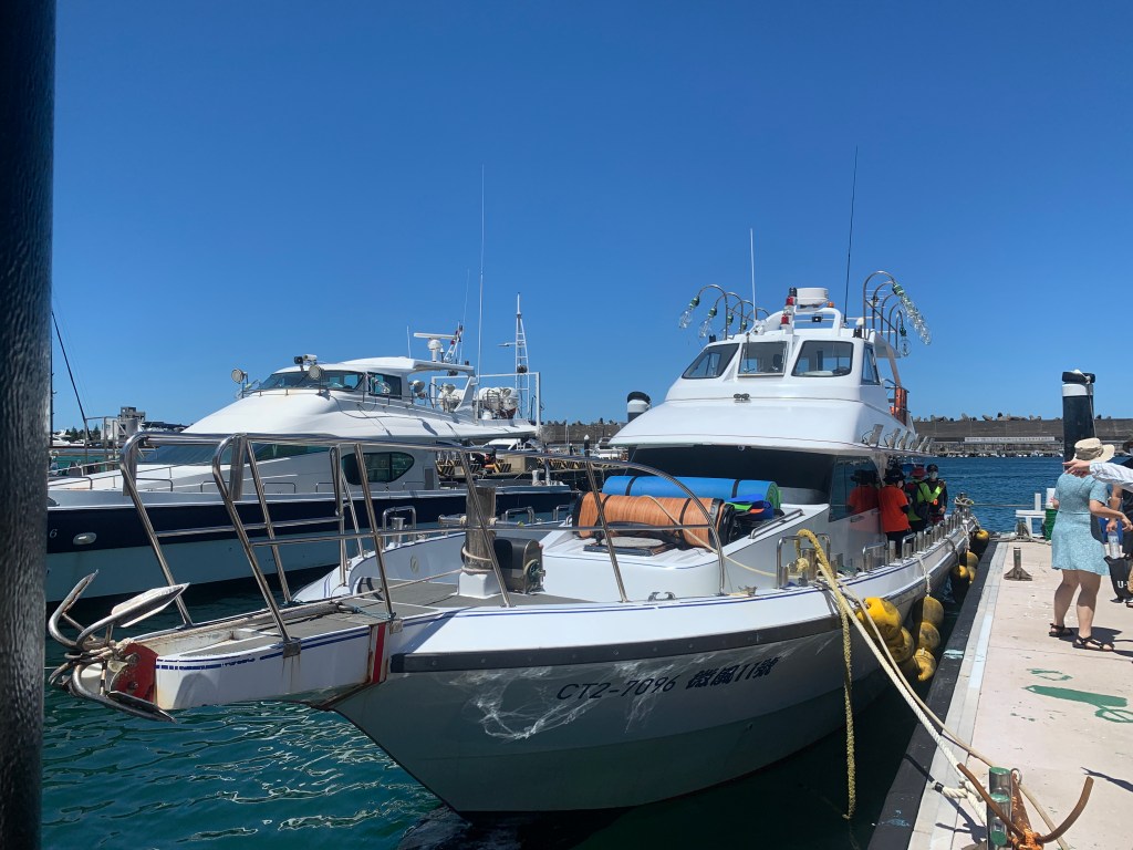 【水旅遊】SUP教練推薦理哥!包船出海SUP團!海中央SUP,跳水、浮淺、導覽,基隆嶼包船海上SUP+和平島導覽活動|基隆嶼SUP|新北包船sup|北海岸SUP|遊艇包船SUP|新北水上活動|理哥評價