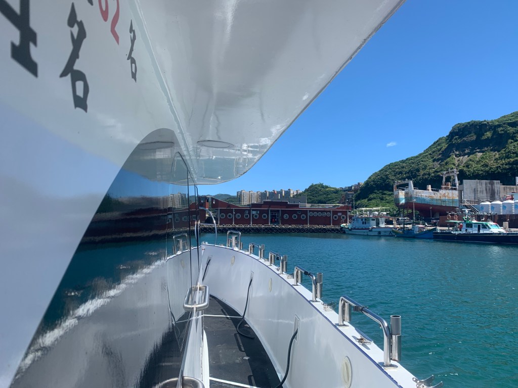 【水旅遊】SUP教練推薦理哥!包船出海SUP團!海中央SUP,跳水、浮淺、導覽,基隆嶼包船海上SUP+和平島導覽活動|基隆嶼SUP|新北包船sup|北海岸SUP|遊艇包船SUP|新北水上活動|理哥評價