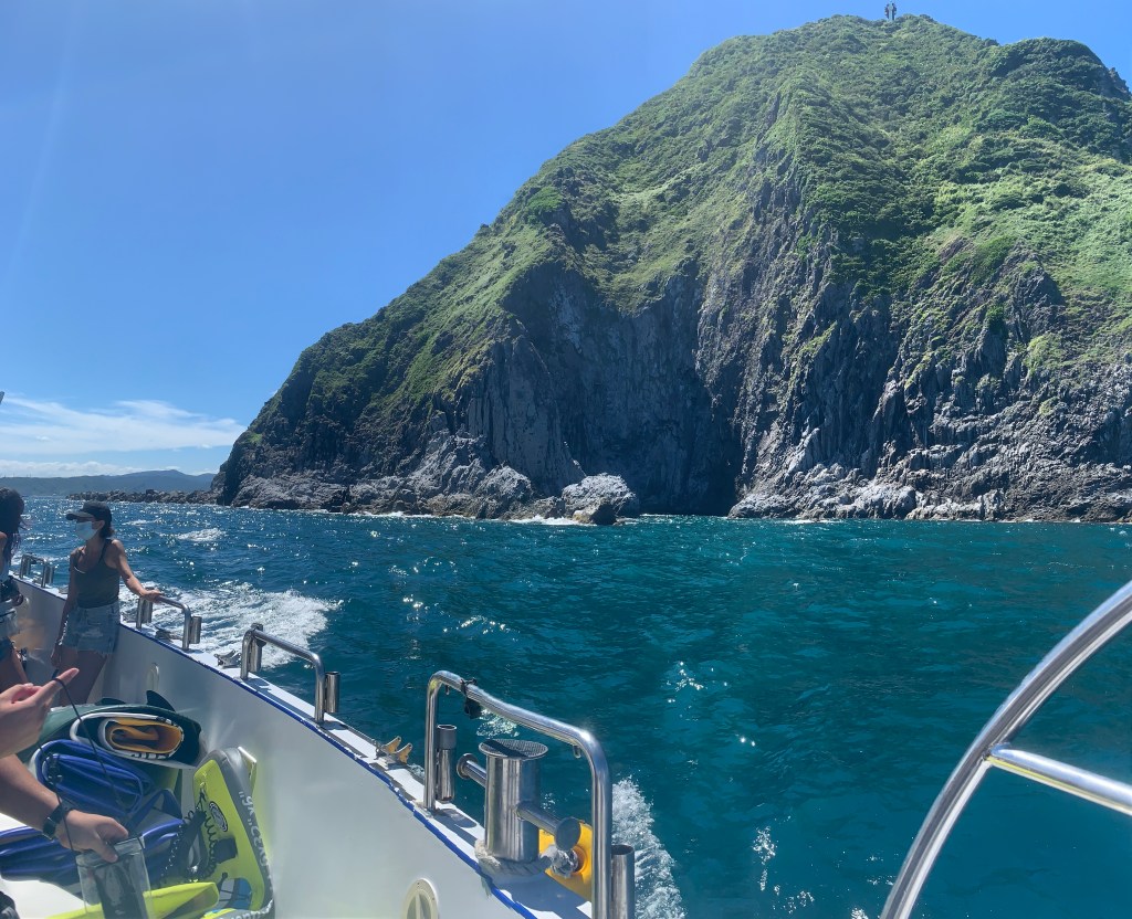 【水旅遊】SUP教練推薦理哥!包船出海SUP團!海中央SUP,跳水、浮淺、導覽,基隆嶼包船海上SUP+和平島導覽活動|基隆嶼SUP|新北包船sup|北海岸SUP|遊艇包船SUP|新北水上活動|理哥評價