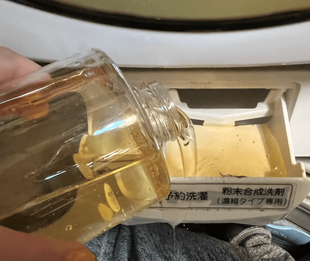 【More ml】mit製造好用洗衣精！清潔不留味！一次的洗衣精用量就是產品名的一部分！More ml洗衣精怎麼用｜mit萬用異味噴霧｜衣服異味快速處理｜去除空間異味『36ml去味濃縮洗衣精、2ml奈米鋅衣物去味抗菌噴霧 』
