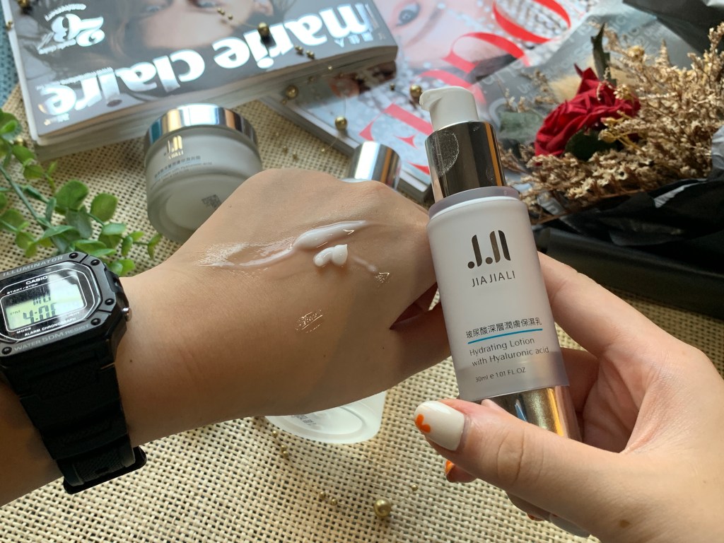 換季必備水潤保濕保養品！MIT保養品牌嘉嘉莉，小資玻尿酸保濕三件套組兩千就可以擁有！換季也要水嫩肌膚保養！